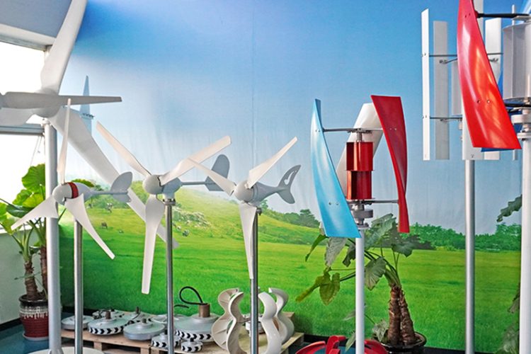 1kW household wind turbine suitable for farms or rooftops, starting at low wind speeds, easy to install